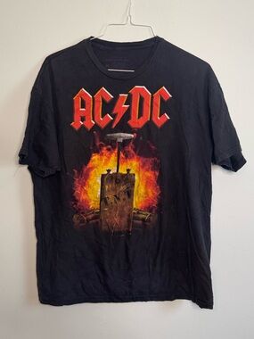 AC/DC Men's Black Graphic Band T-Shirt - Flame Logo (XL)